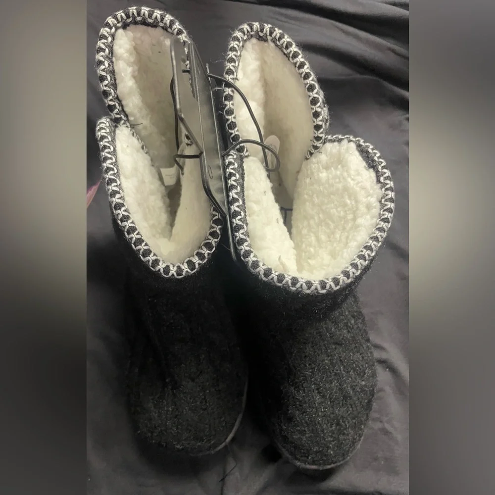 NWT MUK LUKS Cabin Slipper Booties Women’s Size 5/6 Black Nordic Sherpa Lined